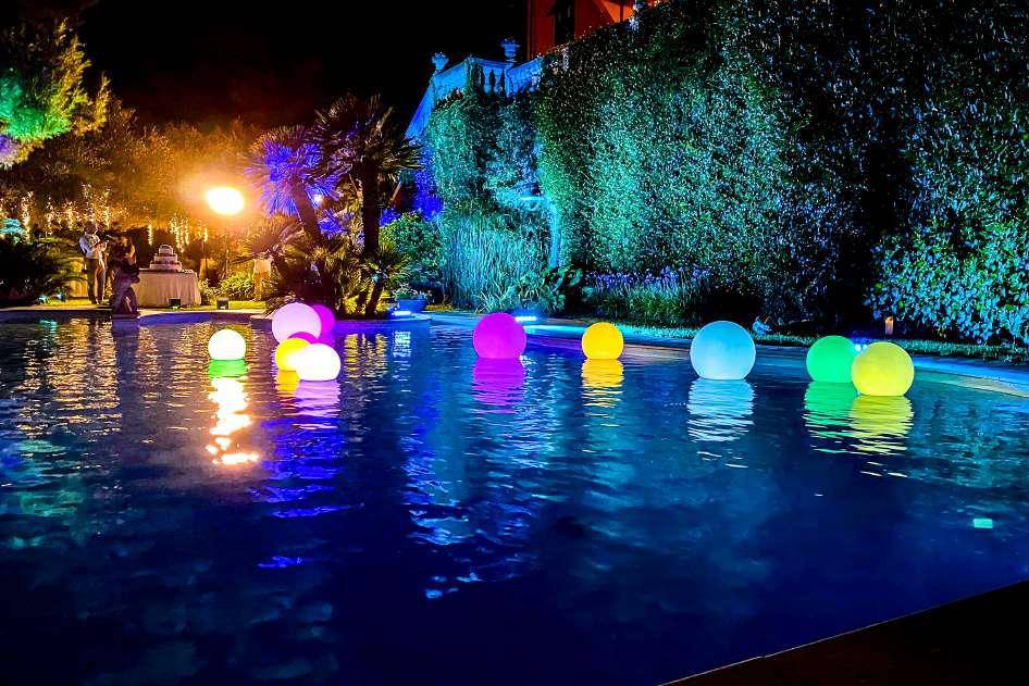 Colore e luce in piscina
