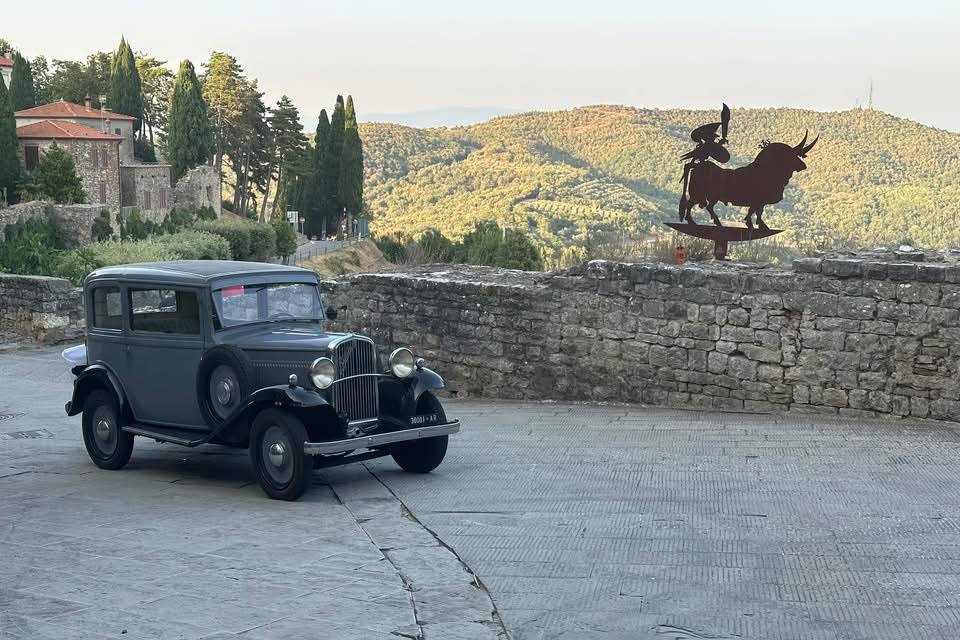 Servizio noleggio auto d'epoca