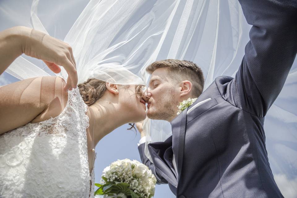 Matrimonio-Bacio-Sposi