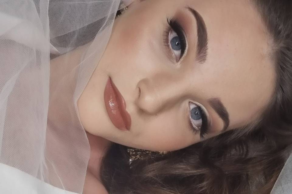 Bridal make up