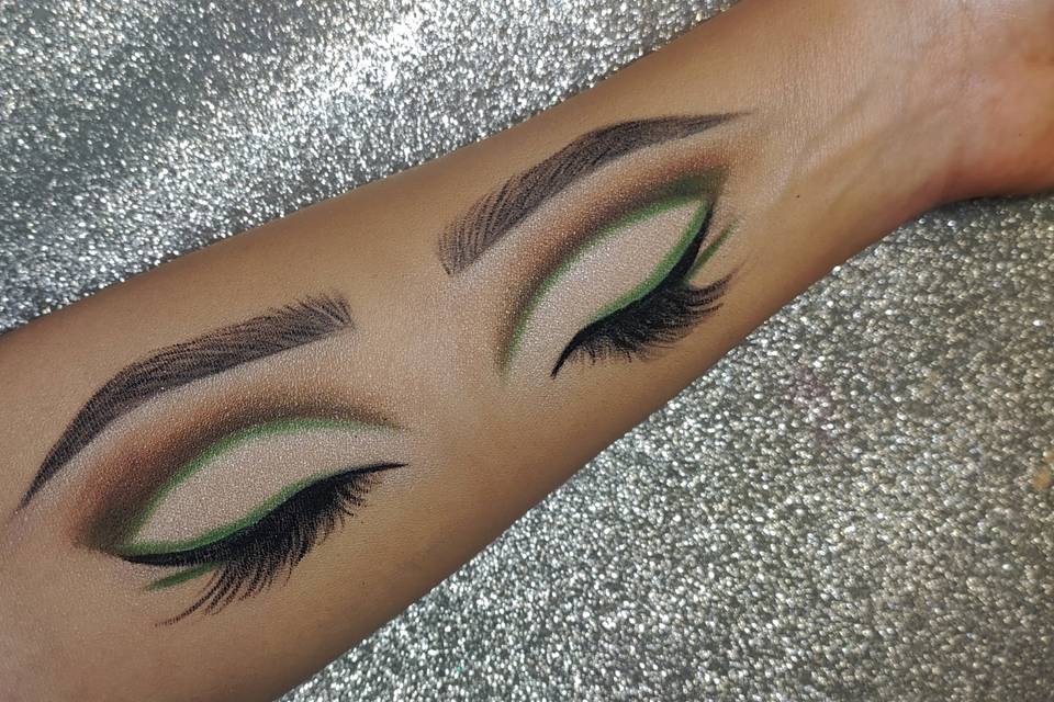 Green cut crease