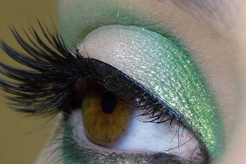 Green Halo makeup