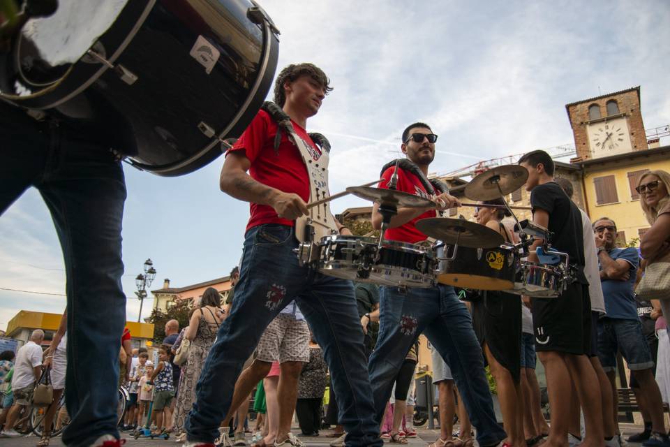 LARGE STREET BAND