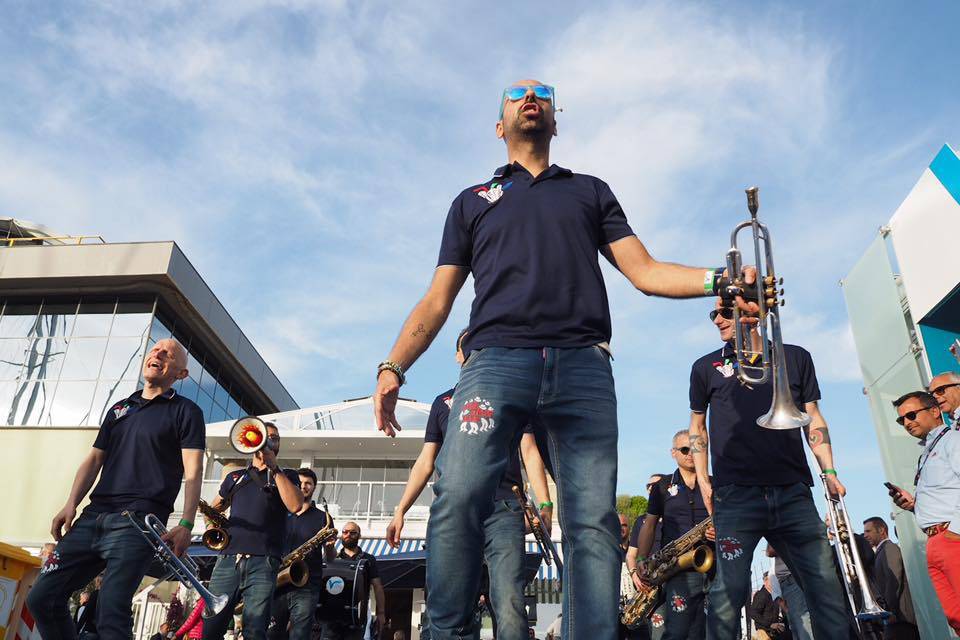 Large Street Band