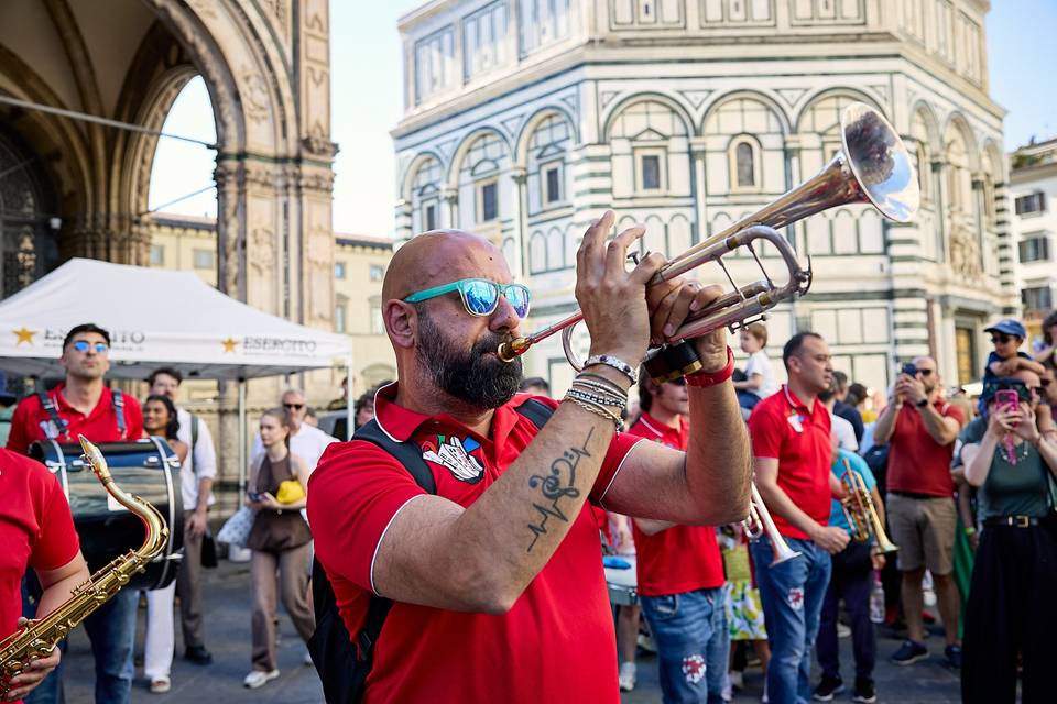 LARGE STREET BAND