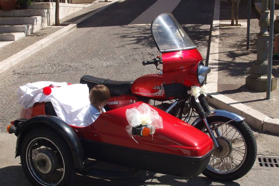 La sposa in sidecar