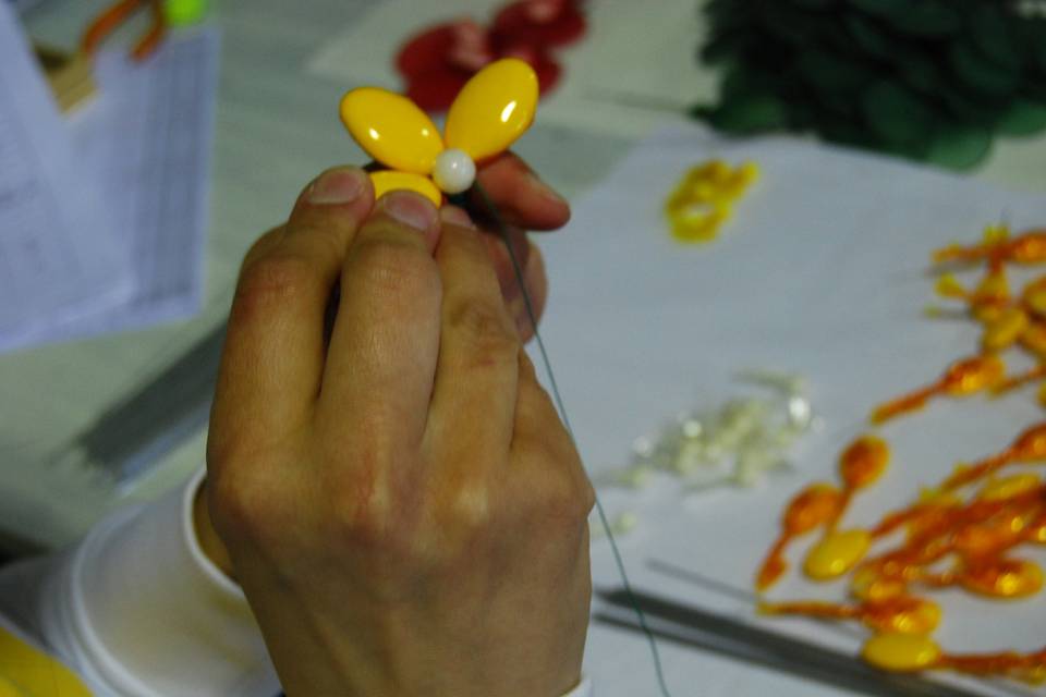 Lavorazione fiore in confetto