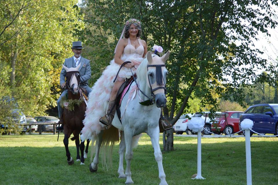 Sposi a cavallo