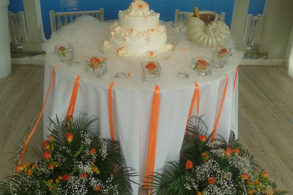 Allestimento tavolo torta