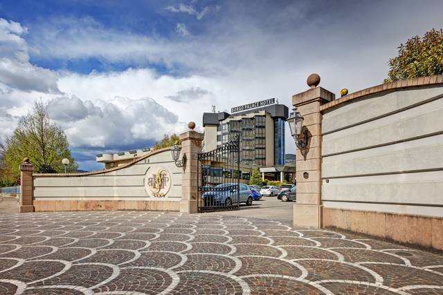 Ingresso Borgo Palace Eventi