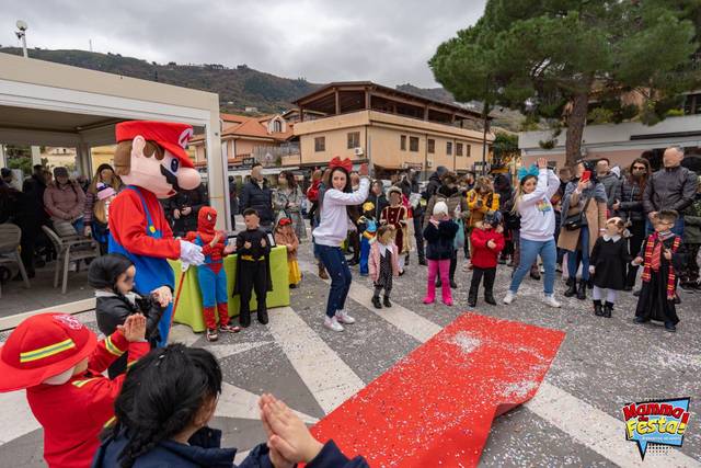 Noleggio Numero 18 gigante Enna Siracusa Vibo Valentia Catanzaro - Annunci  Vibovalentia