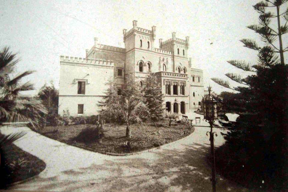 Foto antica di villa alliata