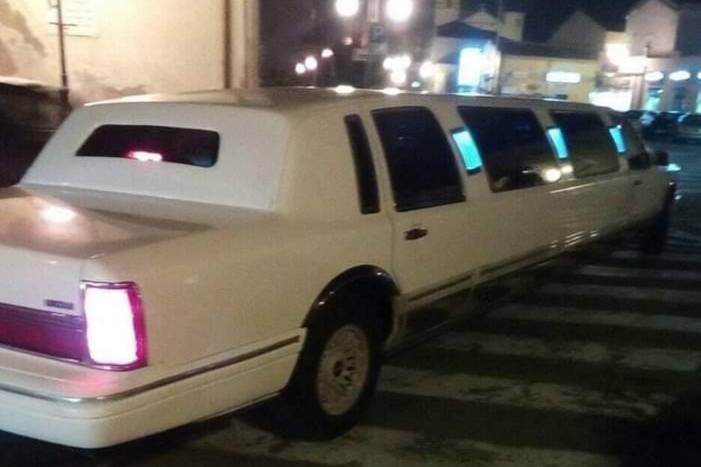 Wedding in Limousine