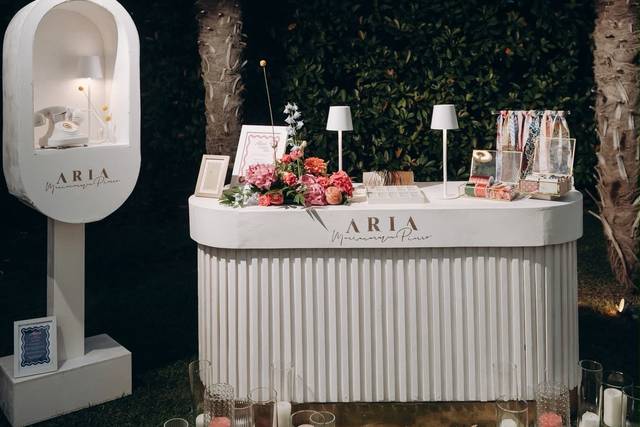 Charm bar