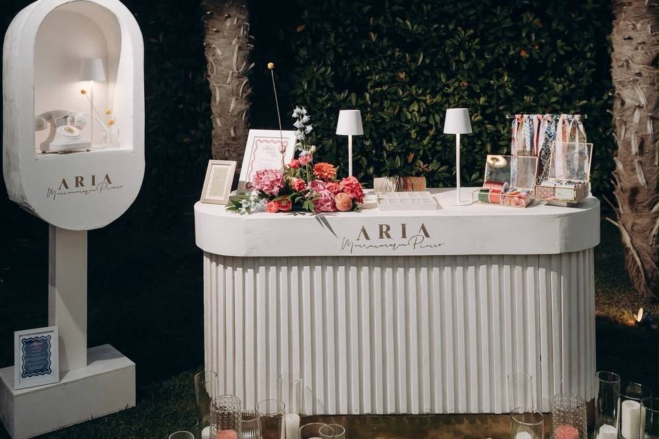 Charm bar