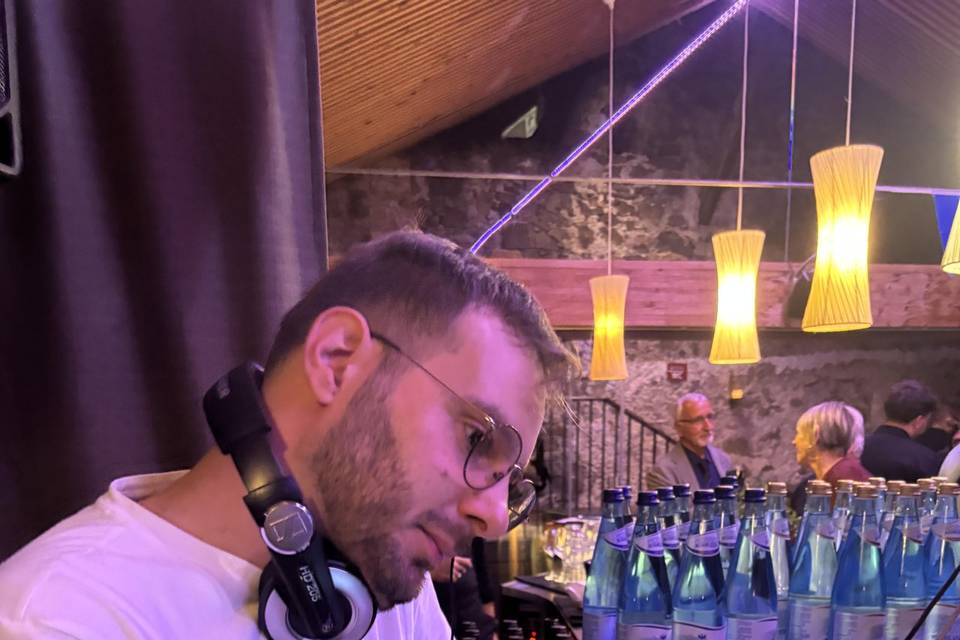 Dj