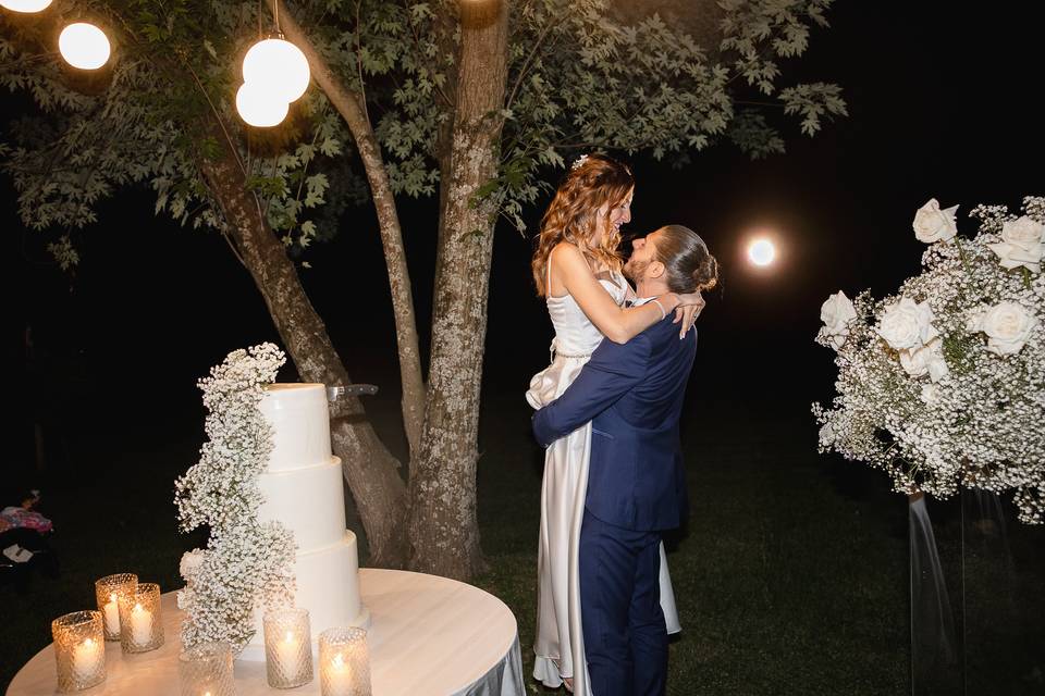 La Nostra Wedding Cake L&A