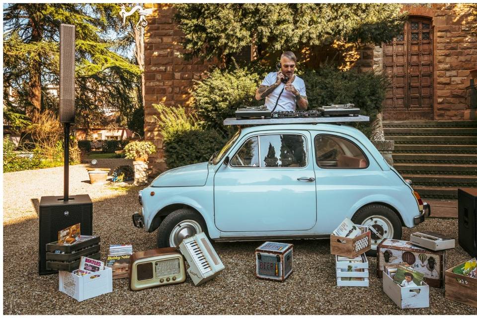 Dj booth with fiat500