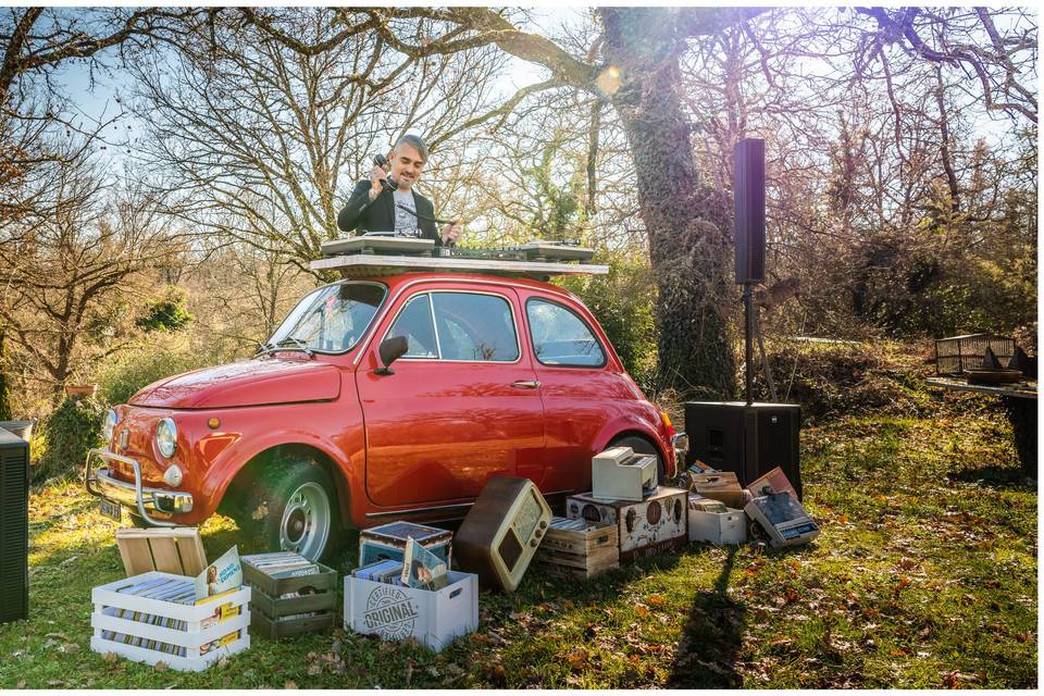 Dj booth with fiat500