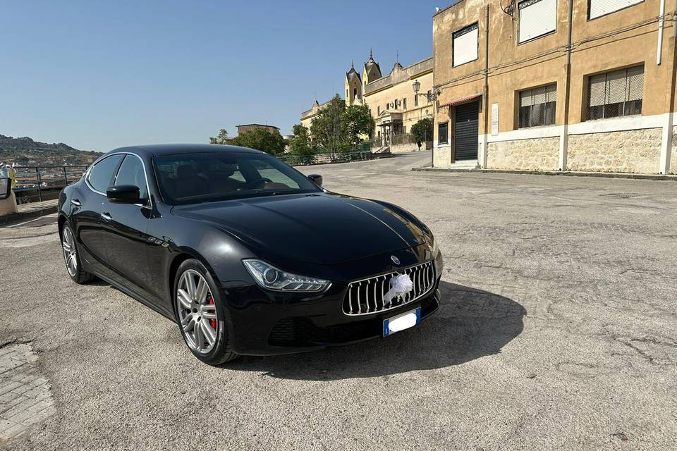 Maserati ghibli nero