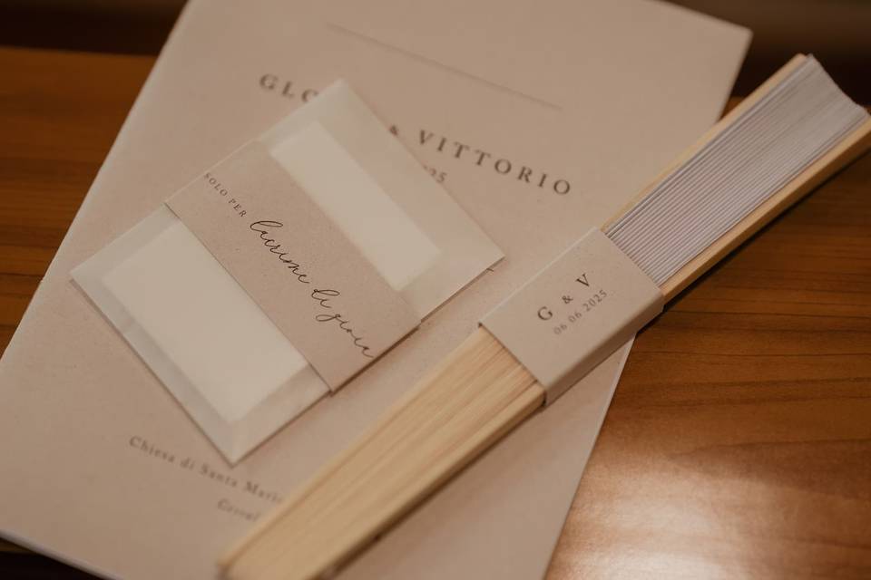 Libretto, fazzoletto, ventagli