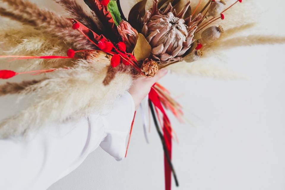 Bouquet rosso e dried flowers