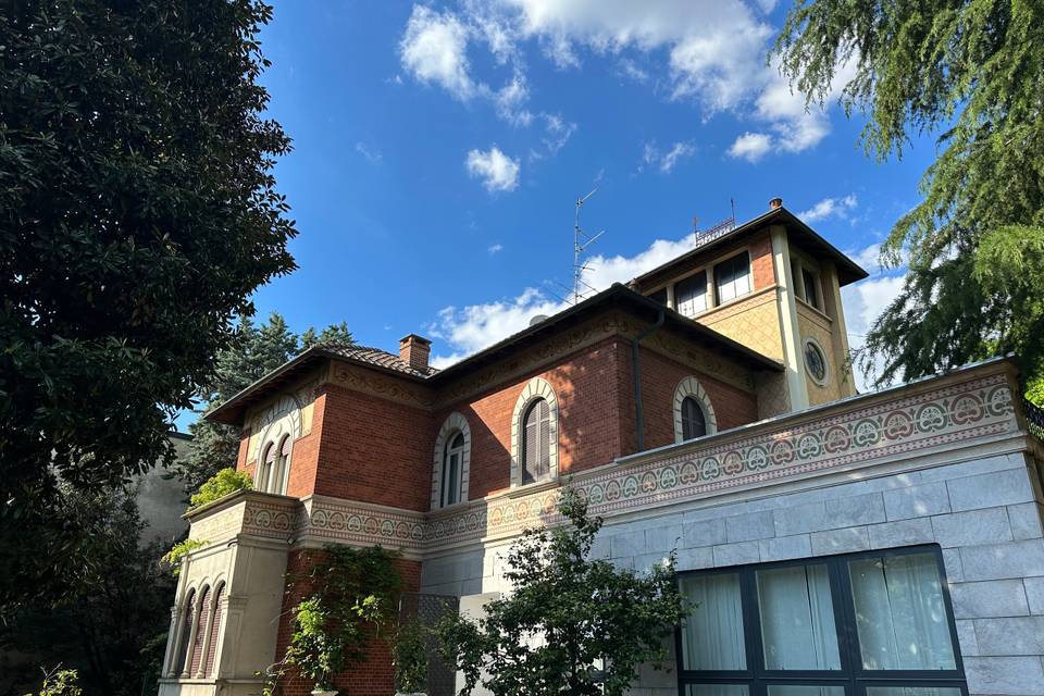 Parte frontale della villa