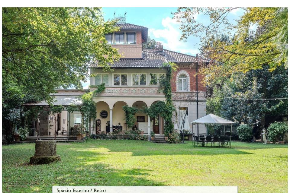 Villa vista dal giardino