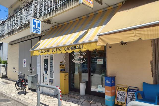 Esterno Tabaccheria