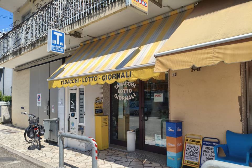 Esterno Tabaccheria