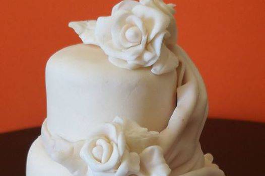 Mini wedding cake