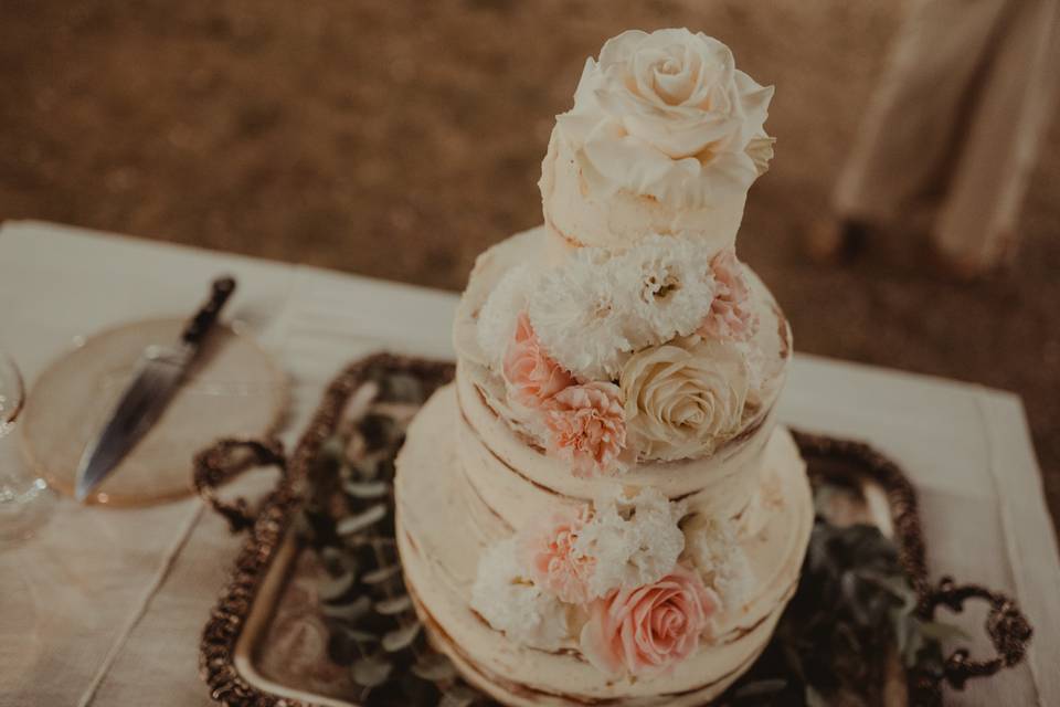 Nude cake