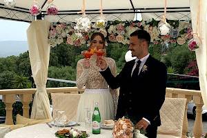 Buffet di frutta in piscina