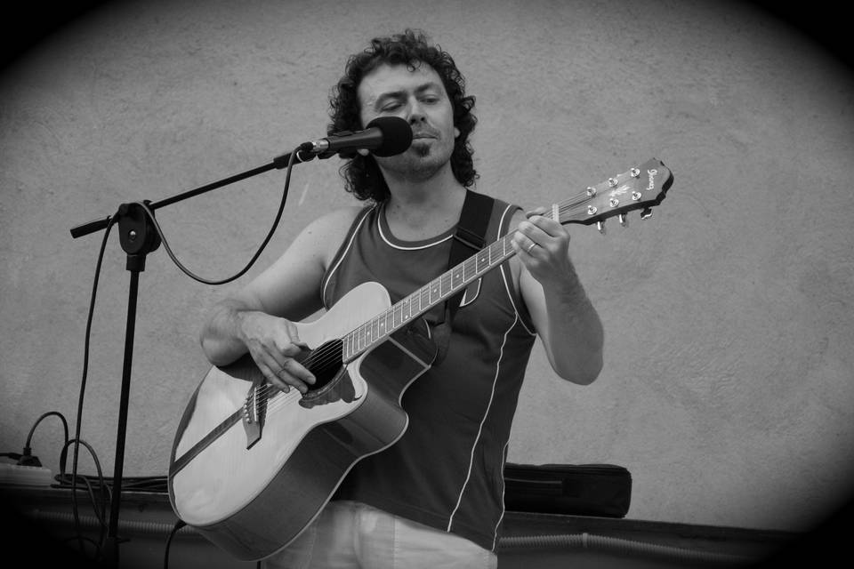 Serenata con chitarra