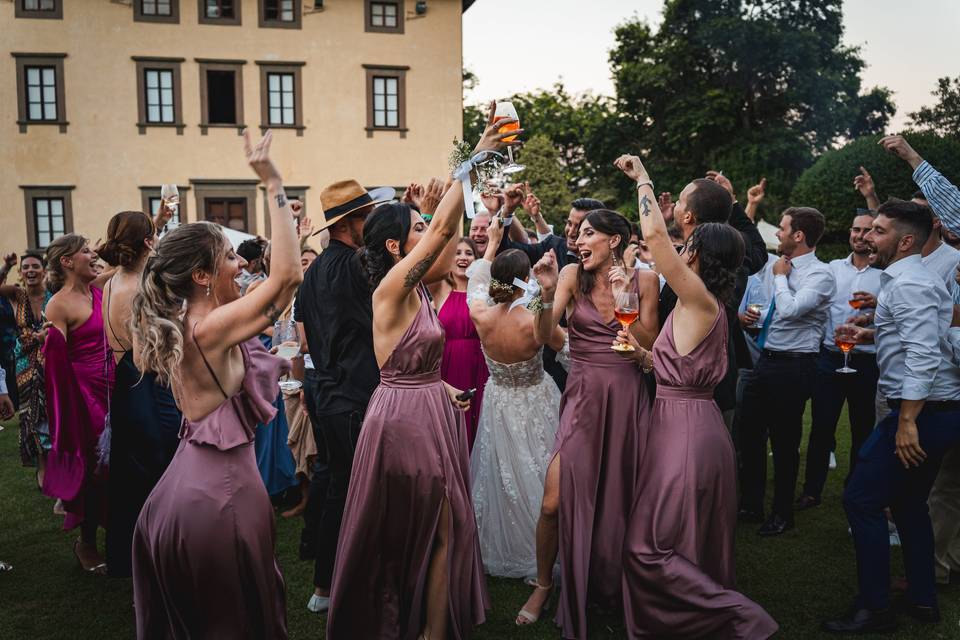 Preparativi-sposa-amiche