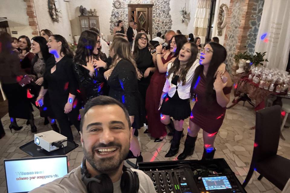 Cantiamo con DJDomyx