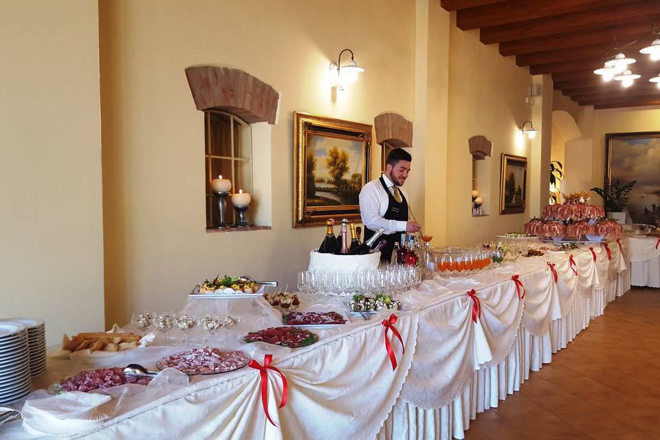 Allestimento buffet in rosso