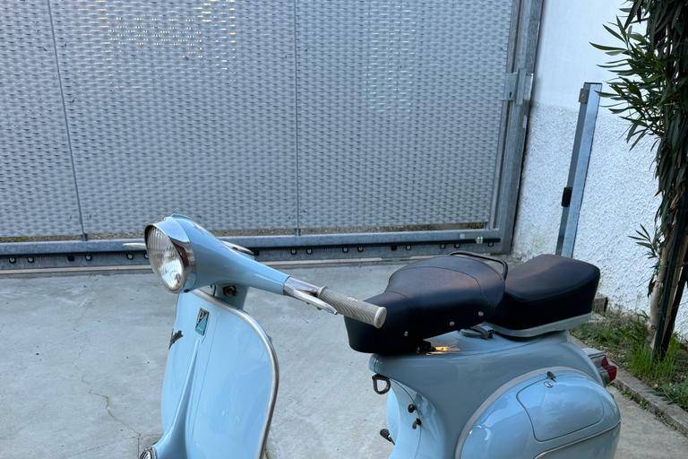 Vespa azzurra