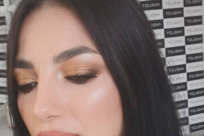 Goldie makeup