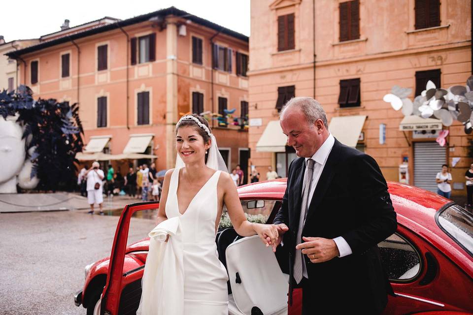 L'arrivo in chiesa