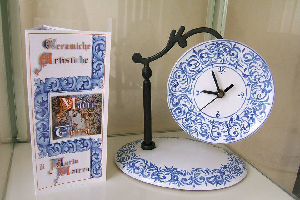 Orologio in maiolica sospeso