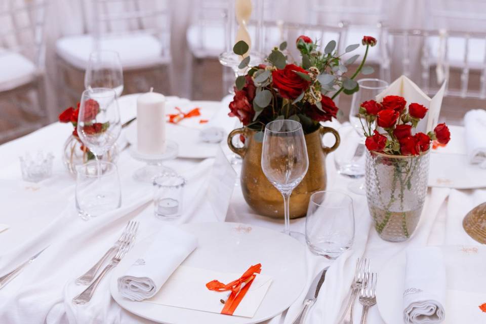 Pina signature table