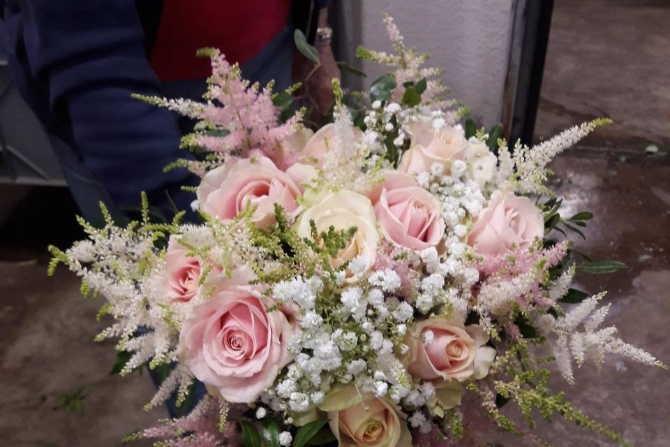 Bouquet rose e astilbe