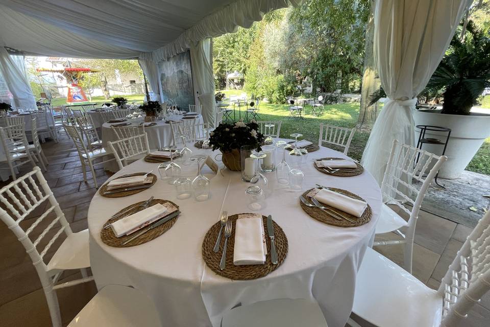 Allestimento tavoli