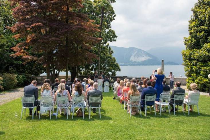 Celebrante sul Lago Maggiore