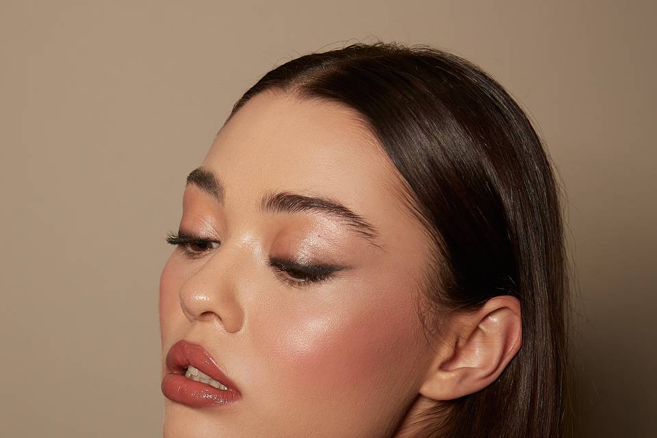 Glam editorial makeup