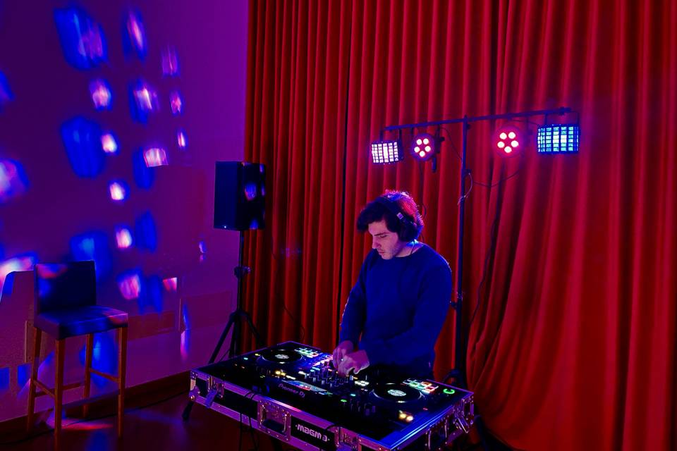 Dj