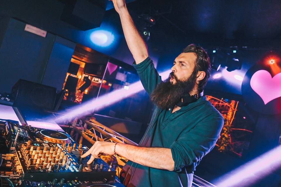 Dj set la buca