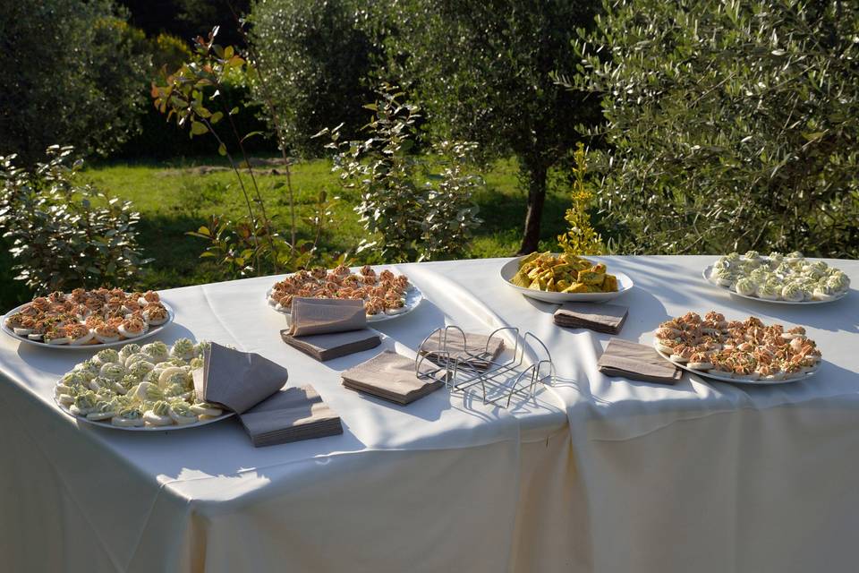 Buffet in attesa degli sposi