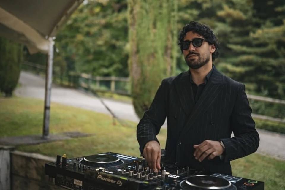 Dj